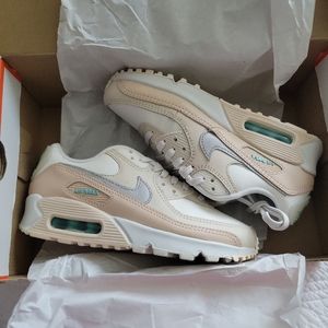 Women's Nike Air Max 90